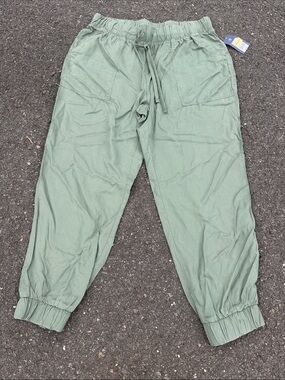 NWT! Womens Lightweight Green Cargo Jogger Pants - Universal Thread L
